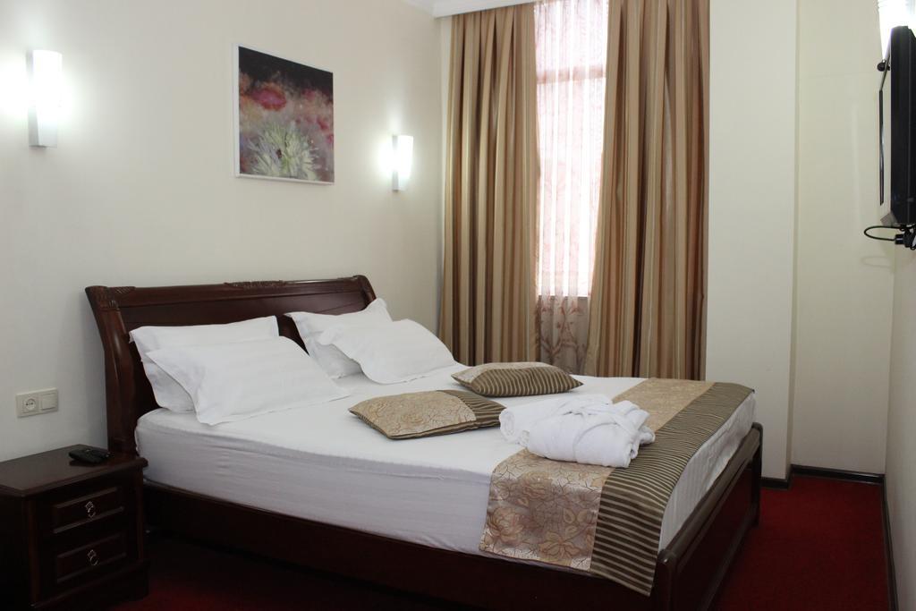 Hotel Vanilla Batumi Quarto foto